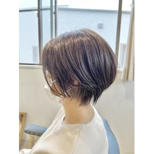 ショートボブ×ベージュ