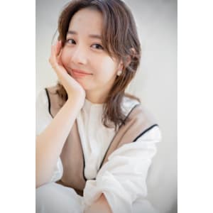 韓国風かきあげバング　ミディアムレイヤー　前髪パーマ