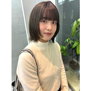 【KARIN】ボブレイヤー×オリーブカラー