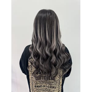 黒×シルバーでモノトーンstyle★