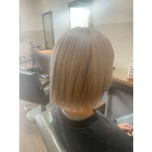 ホワイトベージュヘア