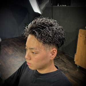 【リバースツイストフェード】