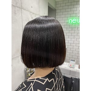 乾かすだけで自然に収まるボブスタイル