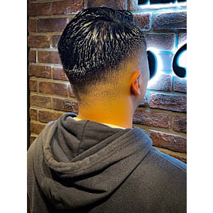 Bro Tokyo BARBERSHOP 神田店×スタイル