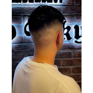 Bro Tokyo BARBERSHOP 神田店×スタイル