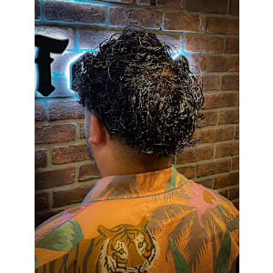 Bro Tokyo BARBERSHOP 神田店×スタイル