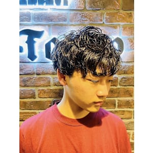 Bro Tokyo BARBERSHOP 神田店×スタイル