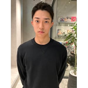 ツーブロック　アップバング　刈り上げ　メンズカット　眉カット