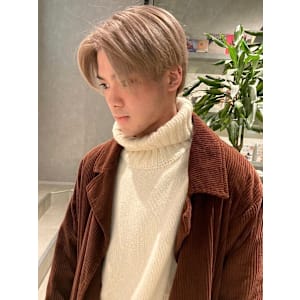 抜きっぱなしブロンド　センターパート　韓国マッシュ　透明感