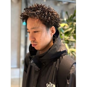 ツイストスパイラルパーマ　束感　アップバング　強めパーマ