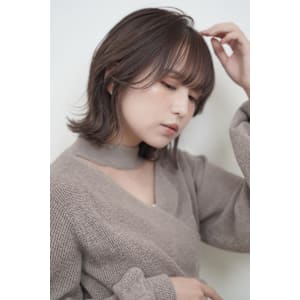 透明感グレージュボブ