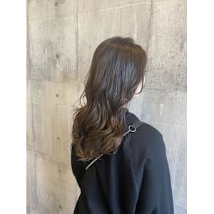 セミロングレイヤー《ARCH CHIAKI》