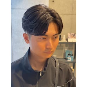 フェザーパーマ　センターパート　ニュアンスパーマ　ビジネス