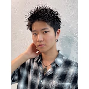 ツイストスパイラルパーマ/アップバングショート