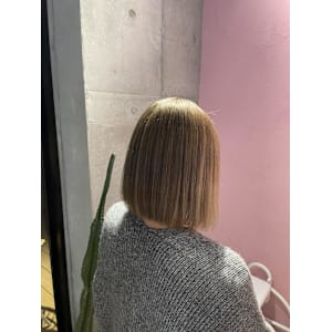 ベージュカラー