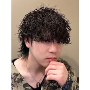 【最新流行ヘア】スパイラルウルフヘア