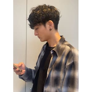 人気のシャドウパーマ