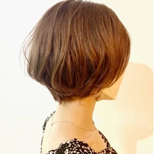 ピンクベージュ×ミニボブ