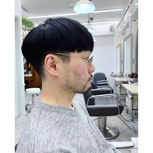 大人メンズの刈り上げマッシュショート