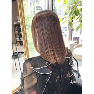 艶髪/髪質改善/美髪ストレート/ミディアムレイヤー