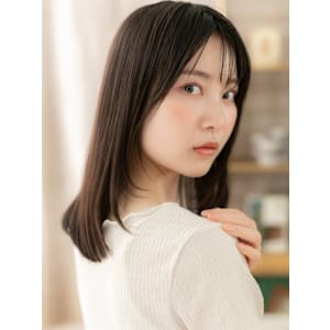 内巻きレイヤーカット黒髪ナチュラルミディ　姫カットレイヤー