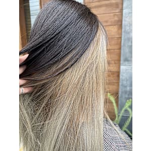 ブロンドインナーカラー