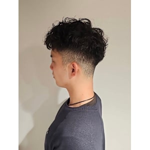 【メンズ】外国人風フェードカット＋スペインカールパーマ