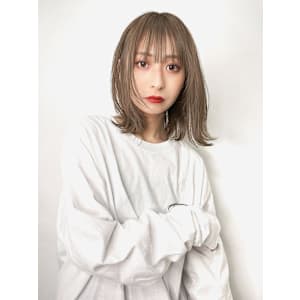 《Xena ria》ミルクティーベージュ/ミディアムレイヤー