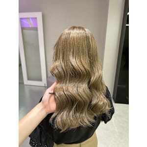 《Xena ria》透明感オリーブベージュ♪