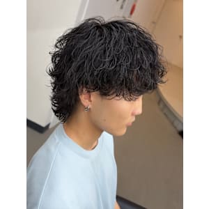 波巻きスパイラルパーマ　マッシュウルフ