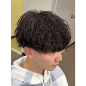 刈り上げマッシュ　緩め波巻きスパイラルパーマ