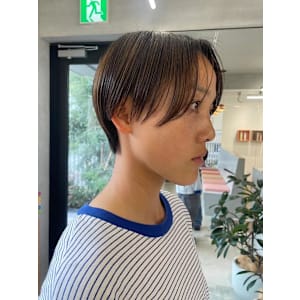 ショートヘア/毛流れバング/