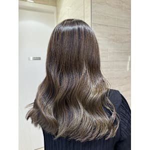 明るめカーキベージュ /コノミ.