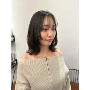 池袋 イルミナカラー 透明感 フェイスレイヤー 外ハネミディ