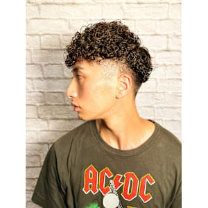 男ウケ抜群！カーリーパーマ