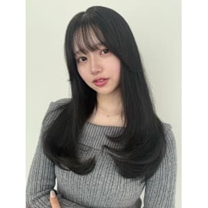 ロングレイヤー　顔周りカット　アッシュカラー　透明感