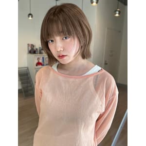 切りっぱなしボブ　顔周りカット　アッシュカラー　透明感