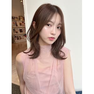 韓国風/ミディアム/顔周りカット/くびれヘア/透明感カラー