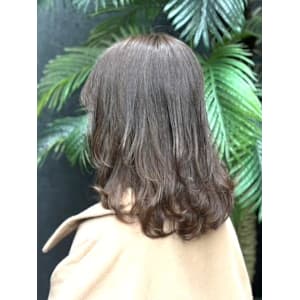 ゆるふわウルフレイヤーミディアム大人女子ツヤ髪