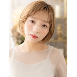 透明感シルキーベージュ小顔切りっぱなしボブ　くすみベージュ