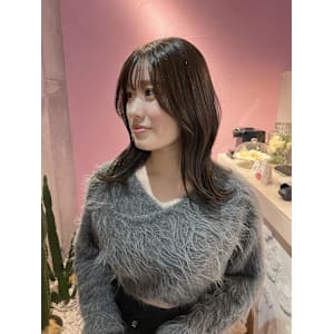 透明感抜群のグレージュ