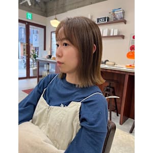 【Look at】切りっぱなし外はねボブ