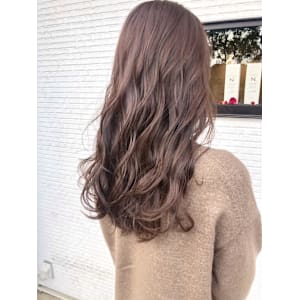 ピンクベージュ