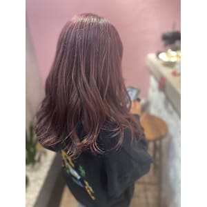 ピンクベージュ