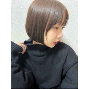 内巻きぱつっとボブ　マロンベージュ　小顔カット　10代20代