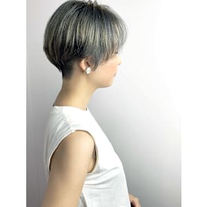 ツーブロック刈り上げマッシュショート