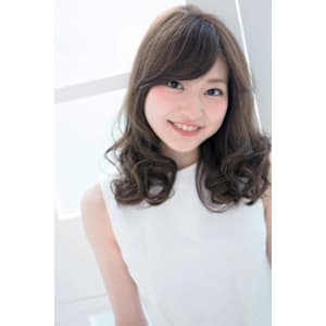 小顔ナチュラルセミディ