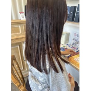 ピンクベージュ