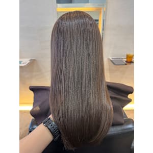 透け感抜群グレージュカラー