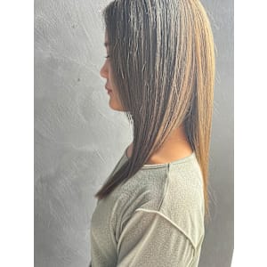 カーキベージュ